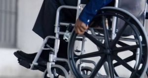 Инвалид в коляске